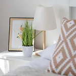 Lejlighed Bright In Warsaw's Wola Next To The Metro By Renters Warszawa
