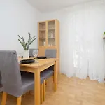 Lejlighed Bright In Warsaw's Wola Next To The Metro By Renters *