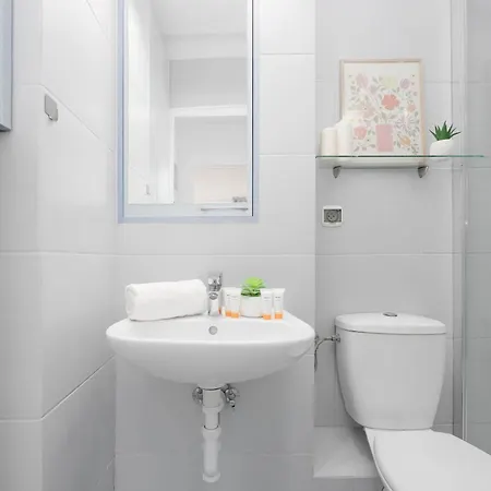 Bright In Warsaw's Wola Next To The Metro By Renters *